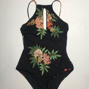 BECCA One Piece Floral Swimming Suit🌸